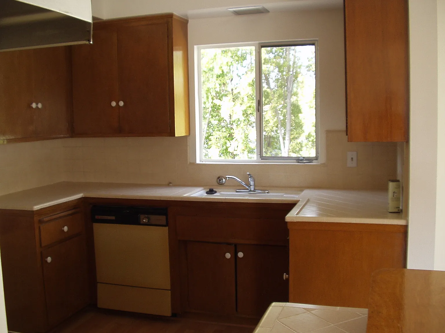 13203 Moorpark St — Photo 4