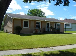 1855 Waterview Ln, Waukesha, WI 53189