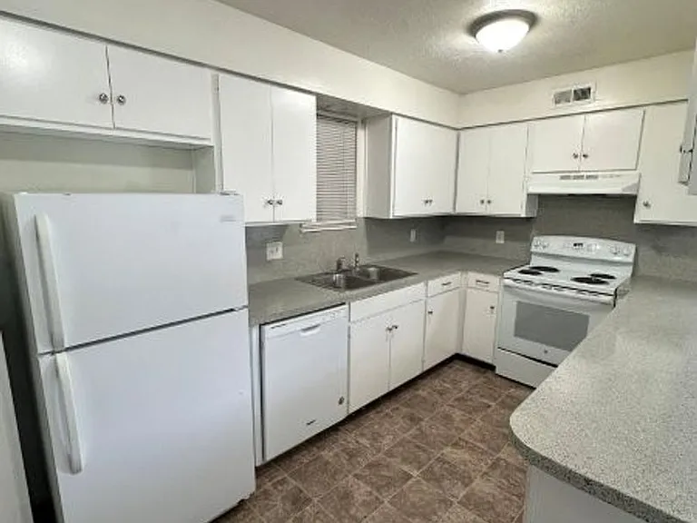 Eastridge — Photo 28