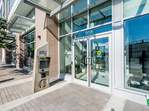 4th image of 908 Quayside Dr #2810
