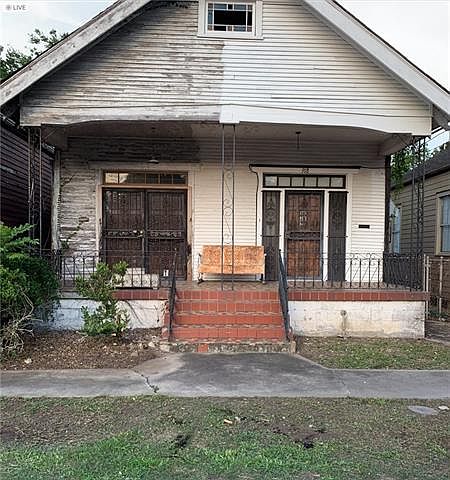 1st image of 918-916 Nunez St