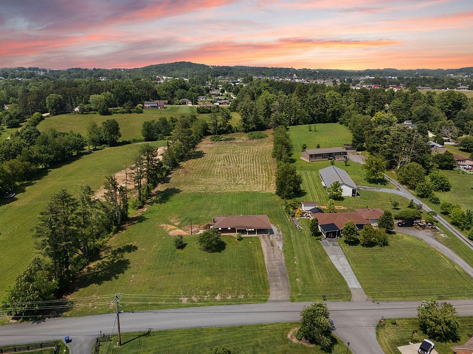 1st image of 386B Boggs Rd