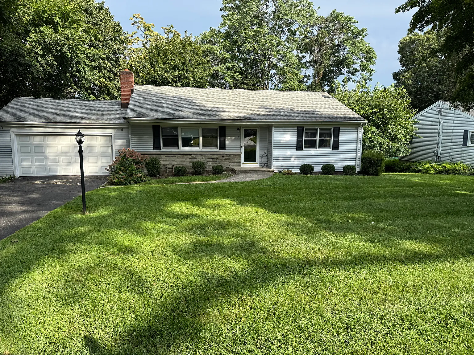 3 bed, 1.5 bath, 2656 sqft, $4,000 — Photo 4