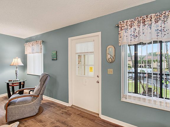 5th image of 405 Pine Glen Lane #D-2