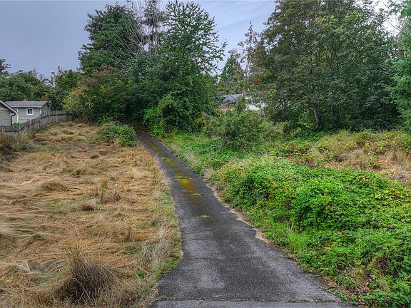 2nd image of 10508 64th Avenue E