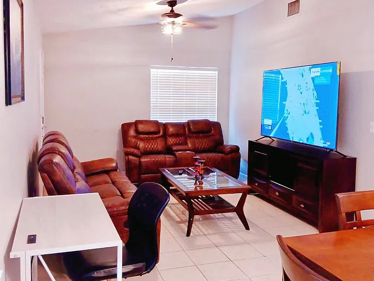 1841 Crystal Grove Dr — Photo 1