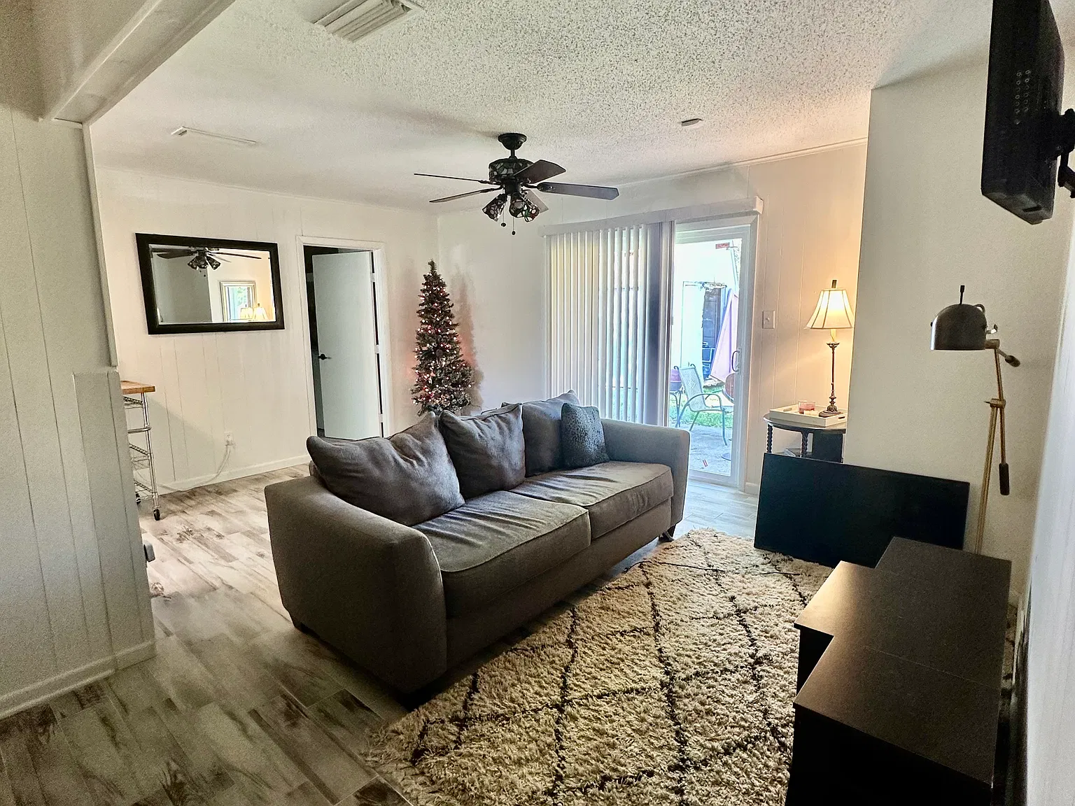 601 Jupiter Dr — Photo 2