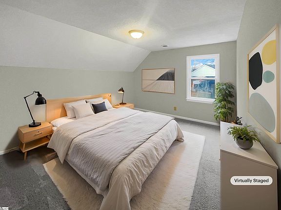 4th image of 4 Sweetbriar Ln