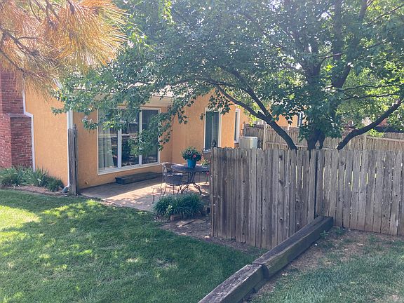 Sliding door to back yard