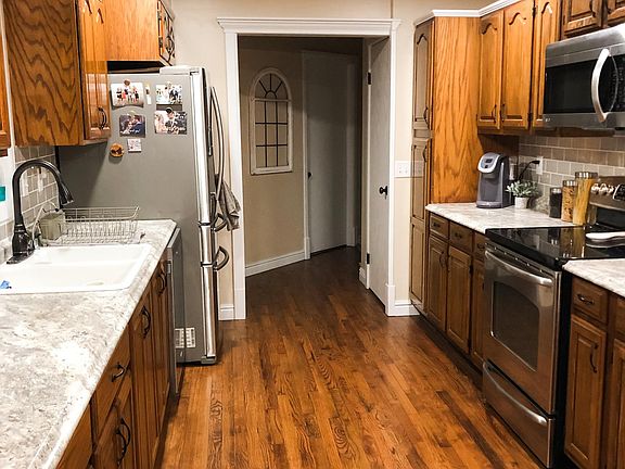 3rd image of 2569 N Emerald Dr