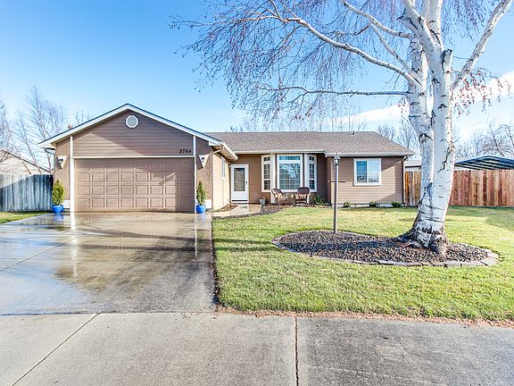 Near Village/Kleiner Park