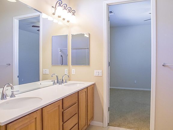 Dual sinks 