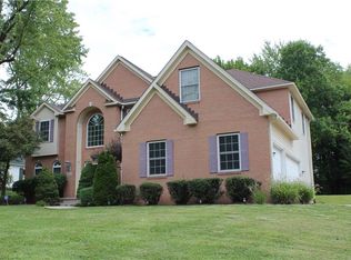 5097 Neptune Dr, Solon, OH 44139