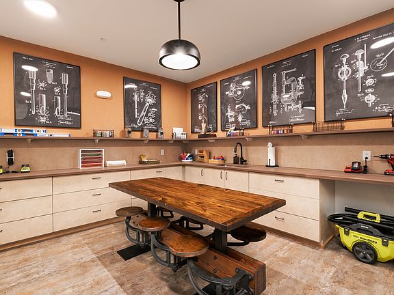 5th image of 700 Henley St SW #4578904