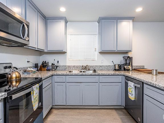 3rd image of 8405 Pioneer Dr