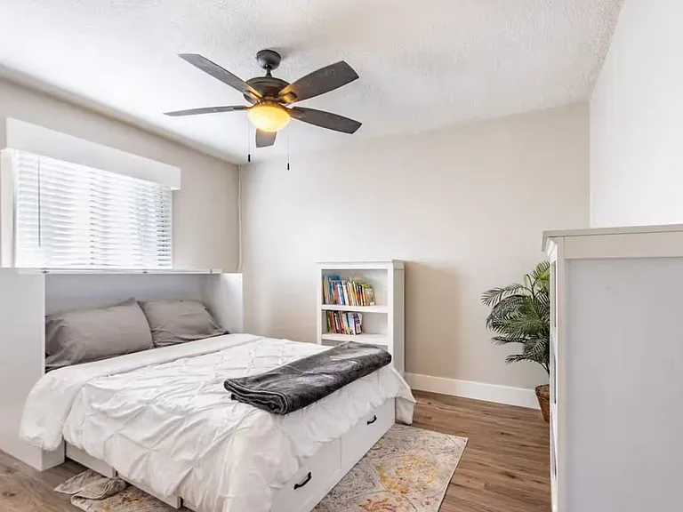 2123 Mary Way — Photo 33