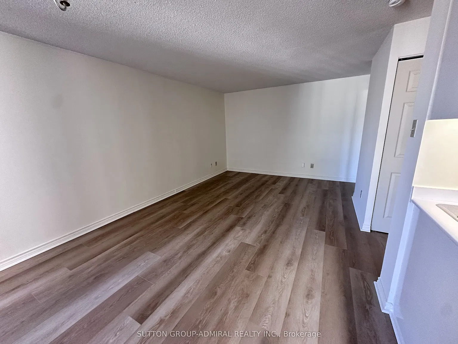 Studio, $2,050 — Photo 4
