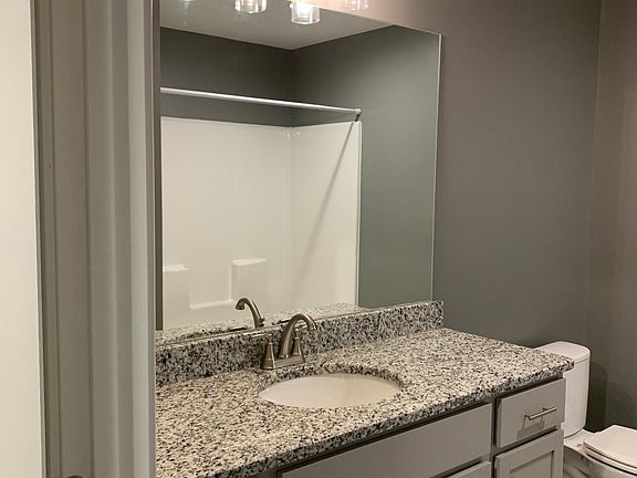 5th image of 867 Iris Hill Ct