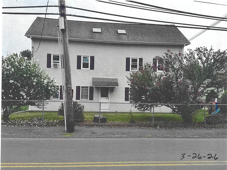 156 Barrows St #1 — Photo 2