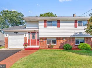 22 Ovington Dr, Hamilton, NJ 08620