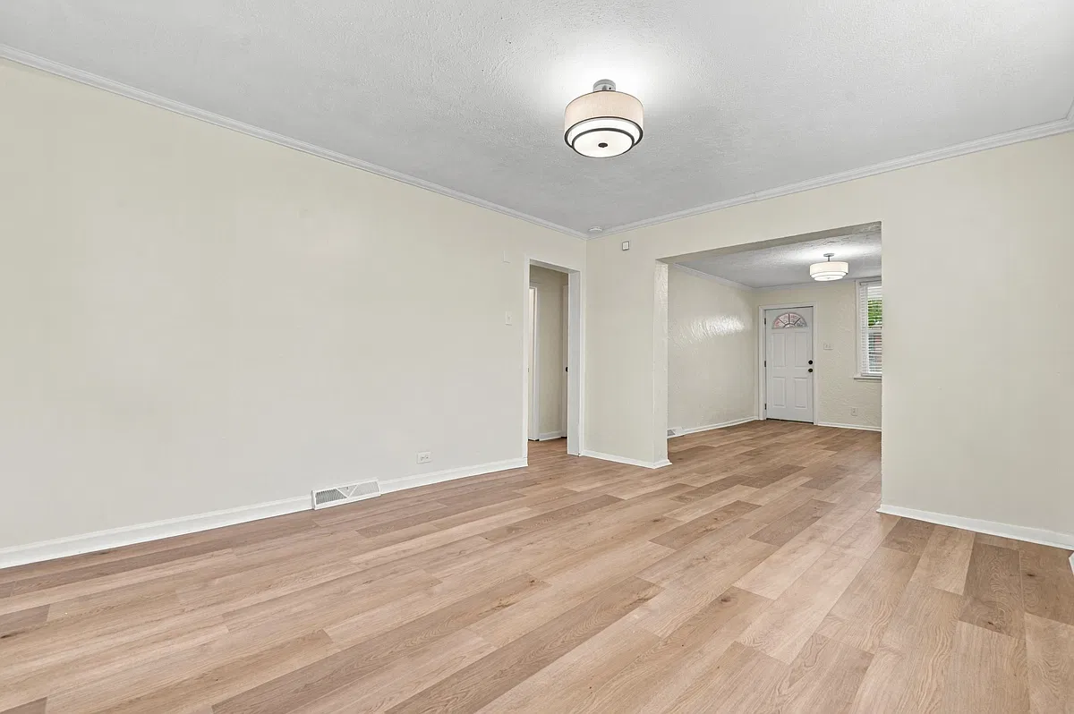 2 bed, 900 sqft, $1,325 — Photo 3
