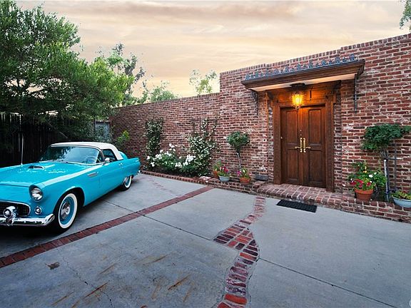 4th image of 16881 Encino Hills Dr