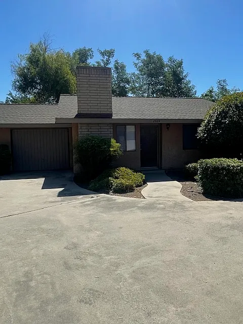 2 bed, 860 sqft, $1,425 — Photo 1