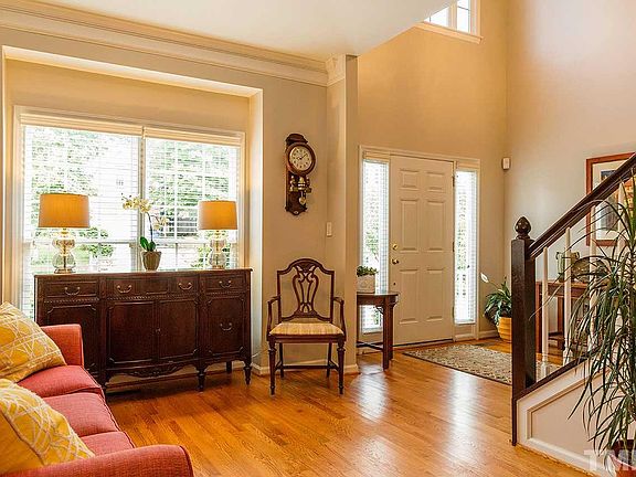 3rd image of 4417 Sun Valley Dr