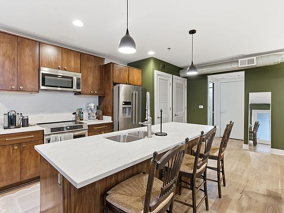 4th image of 213 S 11th St