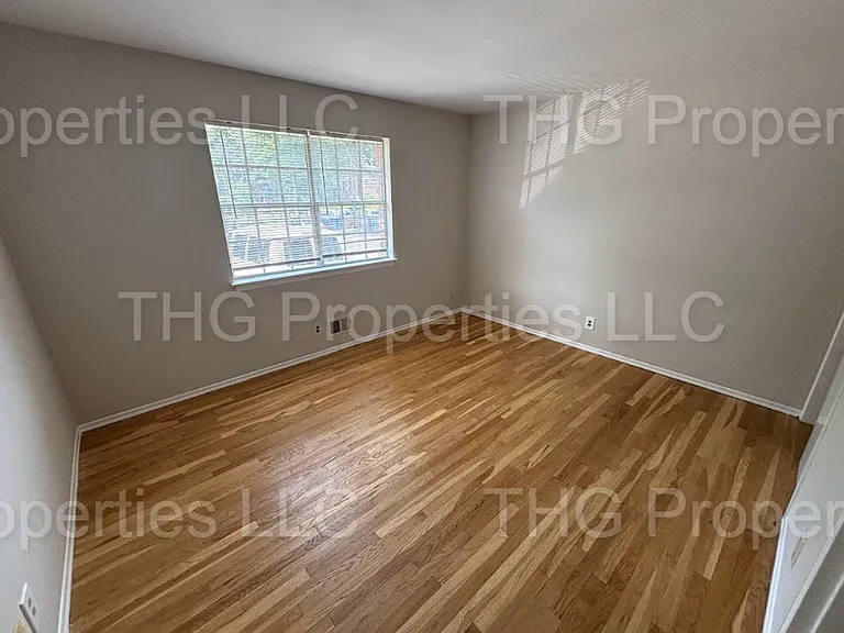 532-538 E Front St — Photo 5