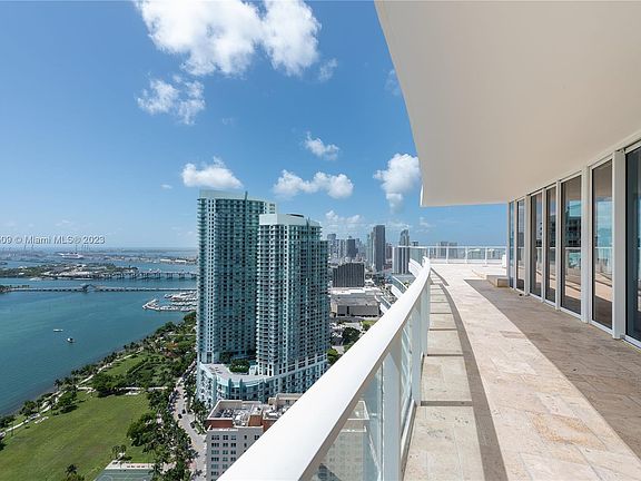 4th image of 2020 N Bayshore Dr APT 3906