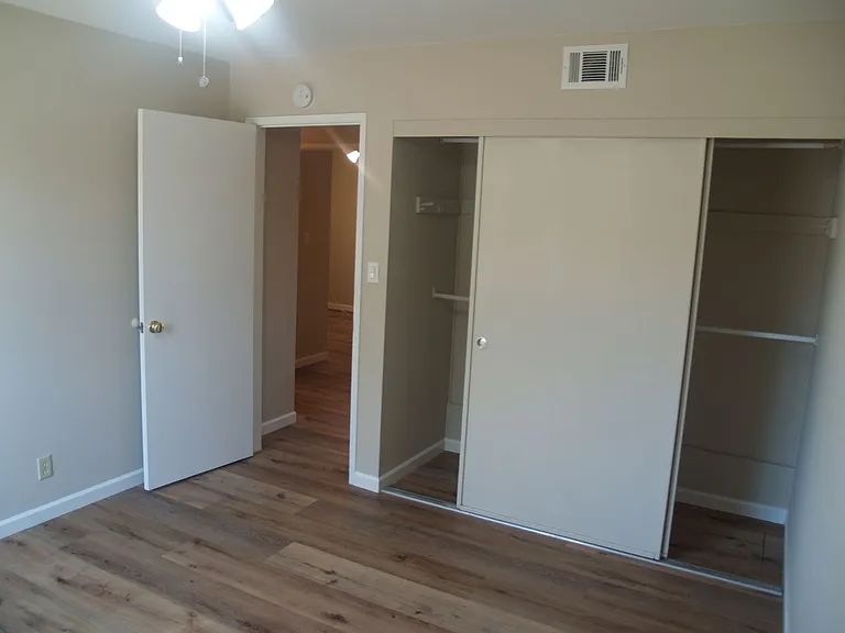 8164 Cardiff Dr — Photo 12