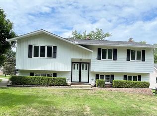 2480 Rockefeller Rd, Wickliffe, OH 44092