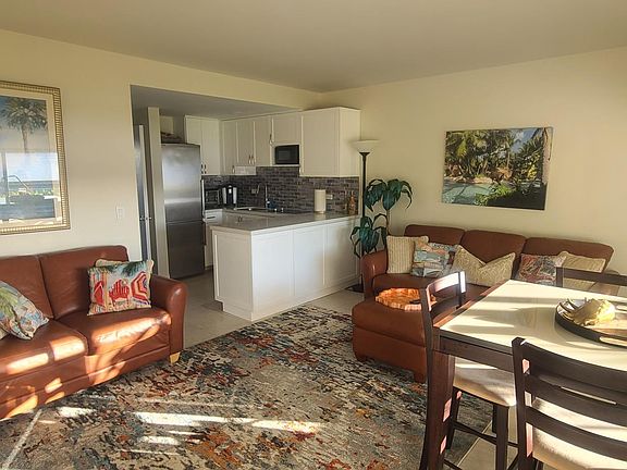 4th image of 314 Venetian Dr Unit 14