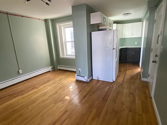 5th image of 40 Oriental St #2