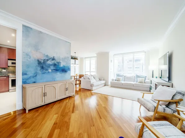 351 East 51st Street image 1 of 11