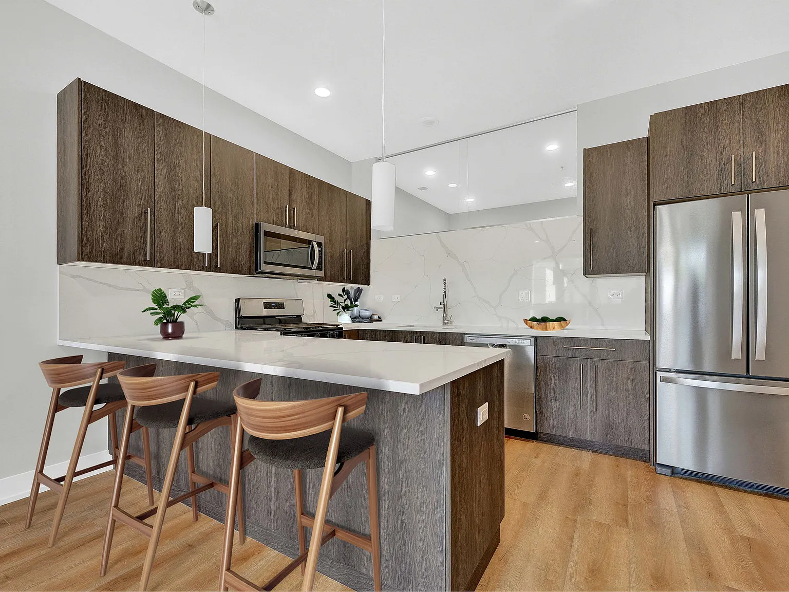 2 bed, 1200 sqft, $3,100 — Photo 2