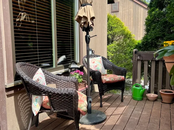 15 Canterbury Lane #15, Avon, CT 06001