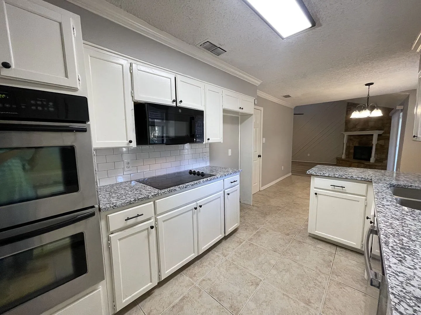 3502 Leighton Dr, Arlington, TX 76015 — Photo 4