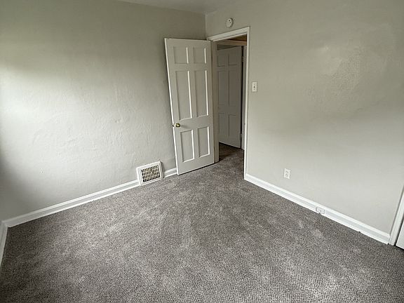 4th image of 7426 Calvin Ave