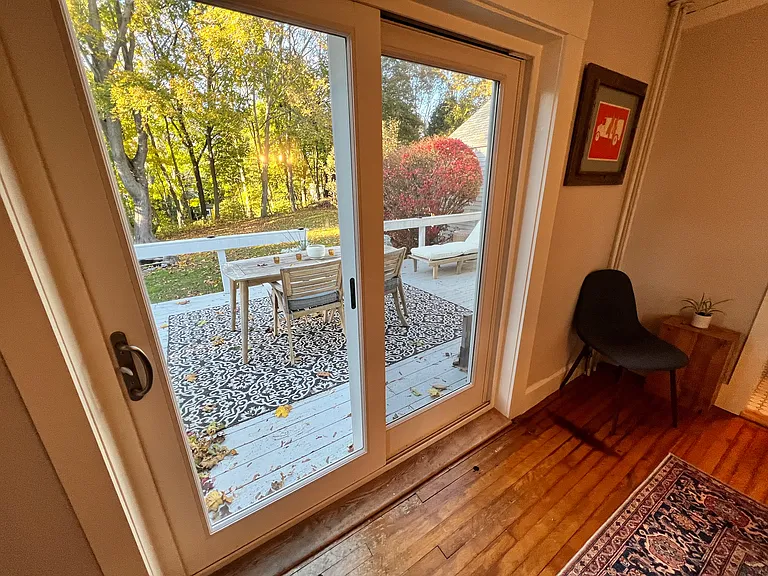913 Sawyer St — Photo 28