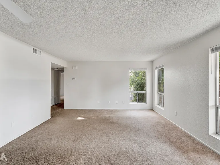 Verde Point Apartments — Photo 21