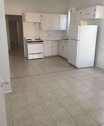 3rd image of 1721 1/2 E Yandell Dr #A