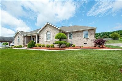 4th image of 2217 Steven Dr #4