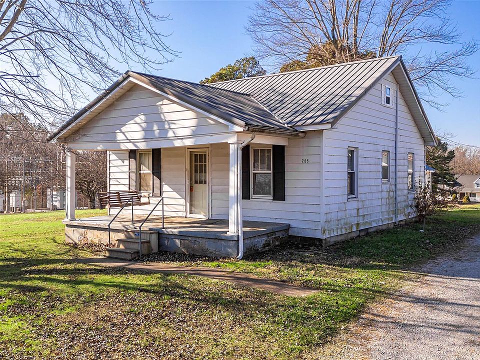 1st image of 205 N Boggess Ave