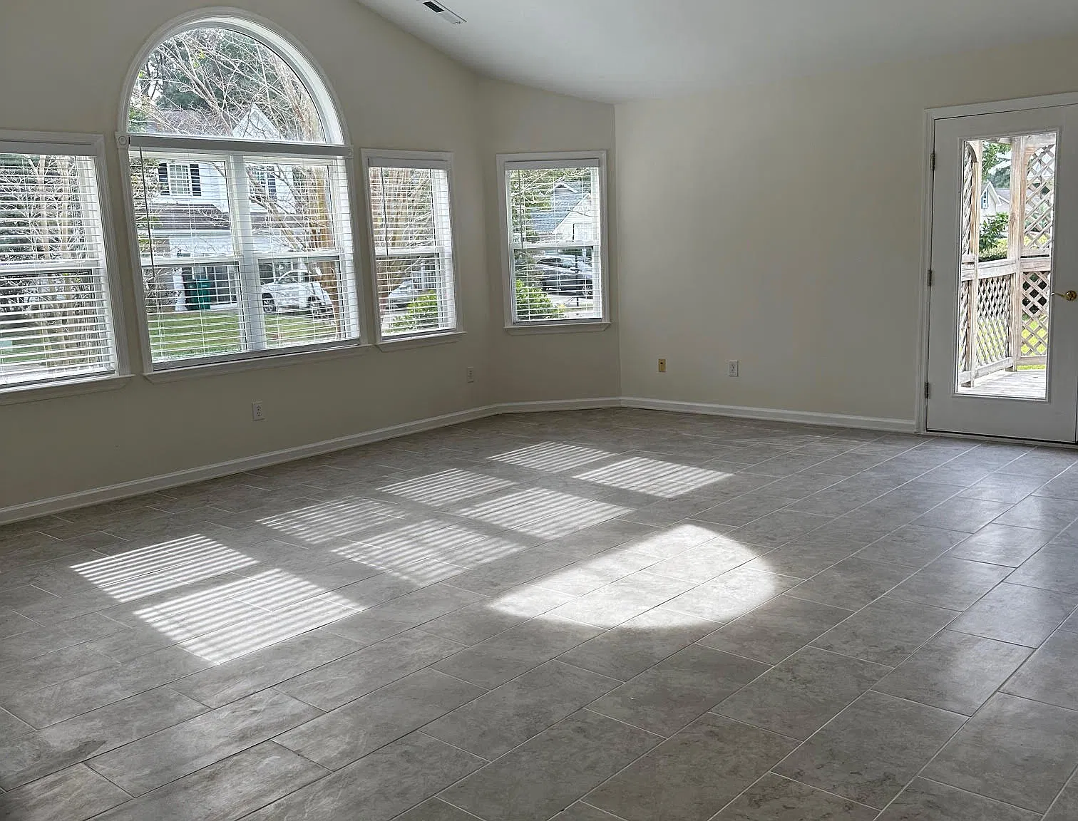 2 bed, 1655 sqft, $1,800 — Photo 4