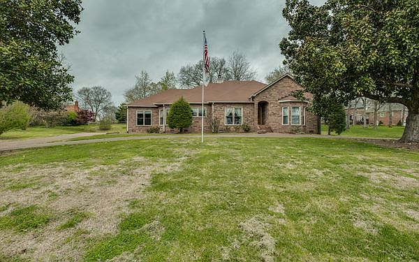 1st image of 1416 Holly Hill Dr