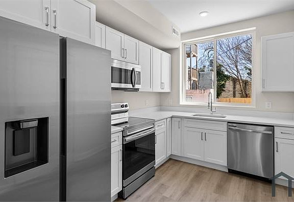 3rd image of 638 N Shedwick St #1
