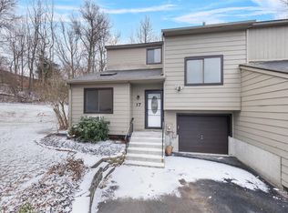 17 Laurel Ct, Fishkill, NY 12524