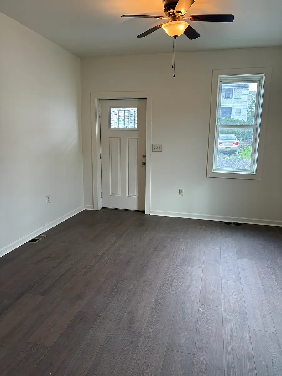 Building Photo - 27 Vine St #27